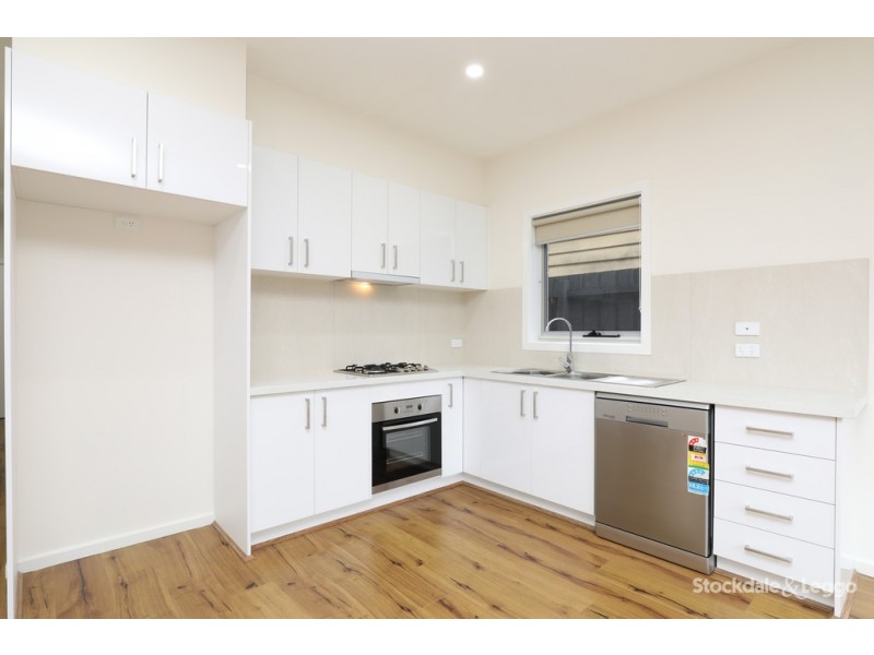 4/8 Fidge Court, Jacana VIC 3047