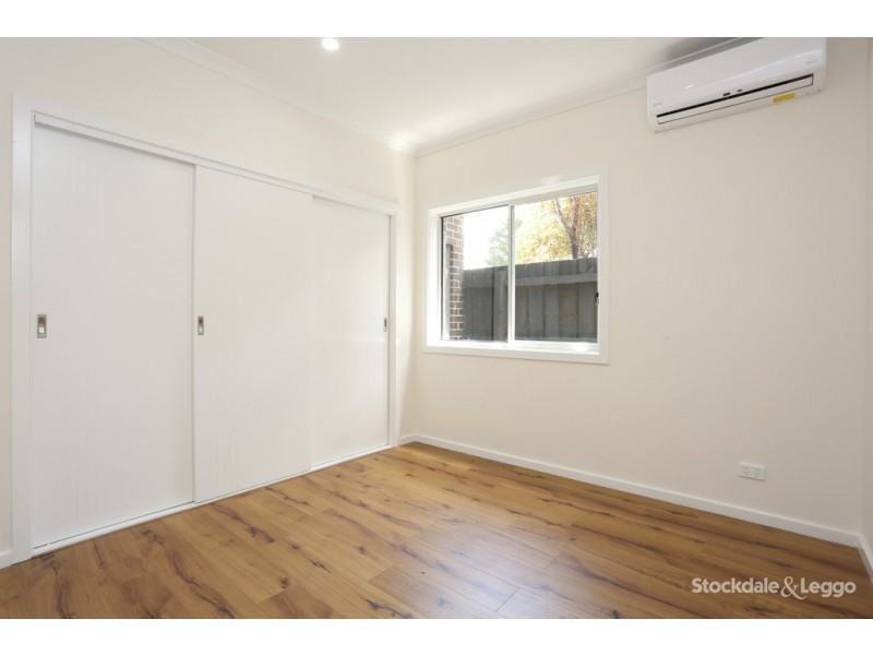 4/8 Fidge Court, Jacana VIC 3047