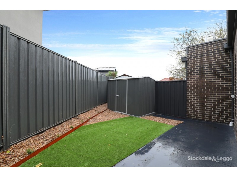 4/8 Fidge Court, Jacana VIC 3047