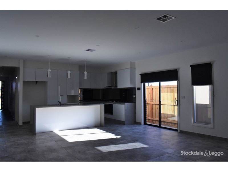 47 Harfield Avenue, Mickleham VIC 3064