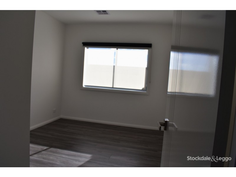 47 Harfield Avenue, Mickleham VIC 3064