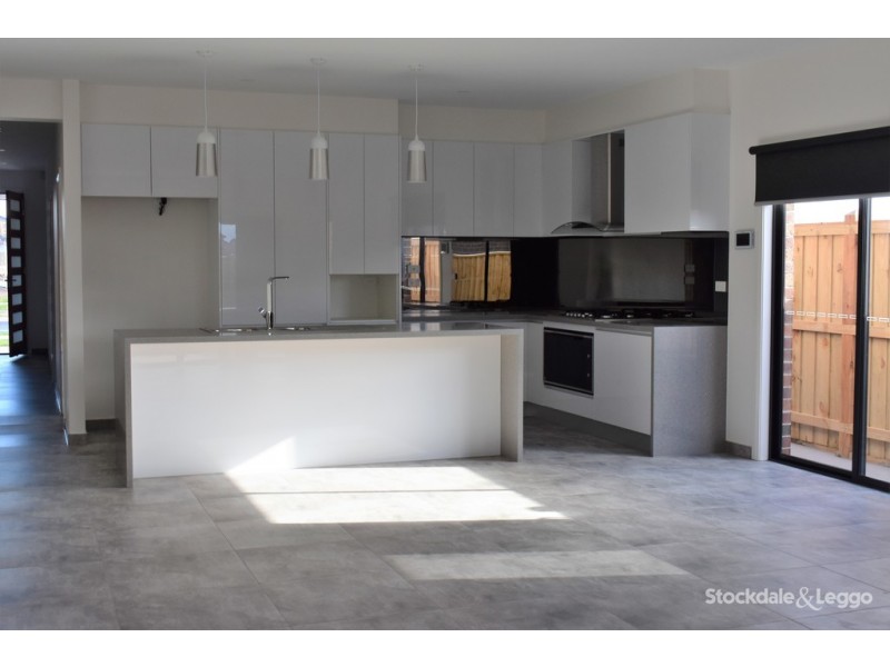 47 Harfield Avenue, Mickleham VIC 3064