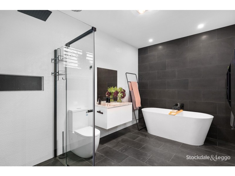 17 Win-Malee Street, Hadfield VIC 3046