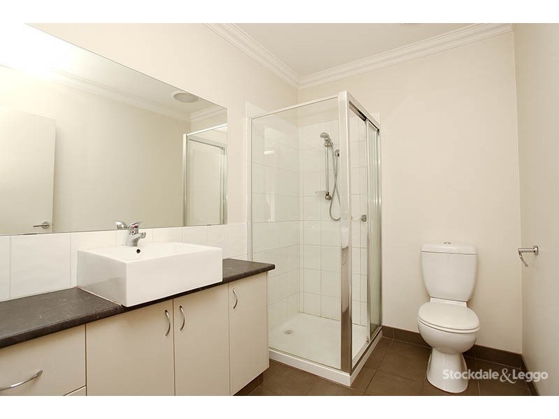 8 Strachan Street, Oak Park VIC 3046