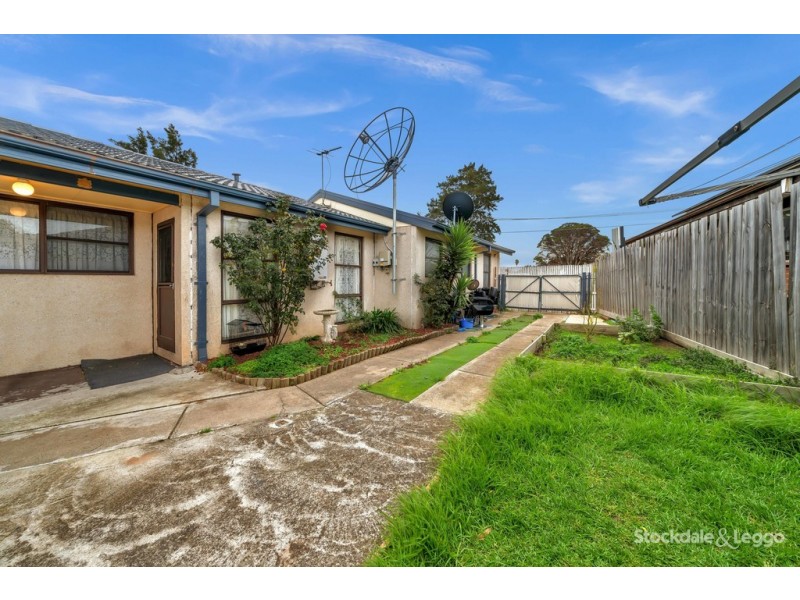 2 Canadian Court, Meadow Heights VIC 3048
