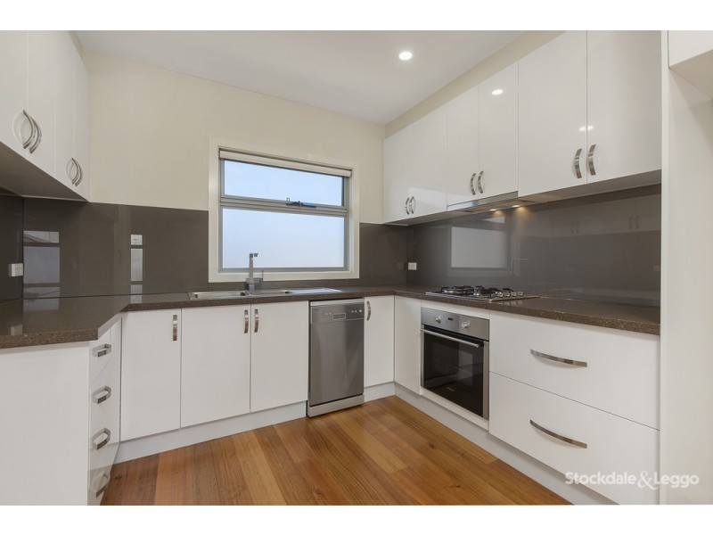 2/128 Middle Street, Hadfield VIC 3046