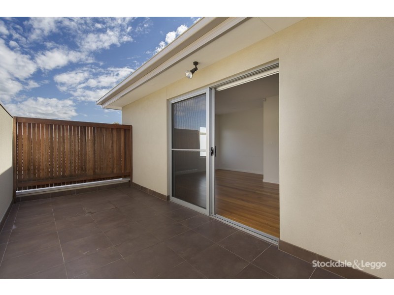 2/128 Middle Street, Hadfield VIC 3046