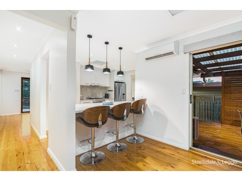 6 Ellesmere Crescent, Gladstone Park VIC 3043