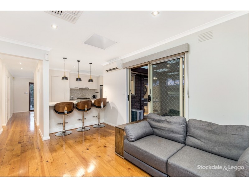 6 Ellesmere Crescent, Gladstone Park VIC 3043