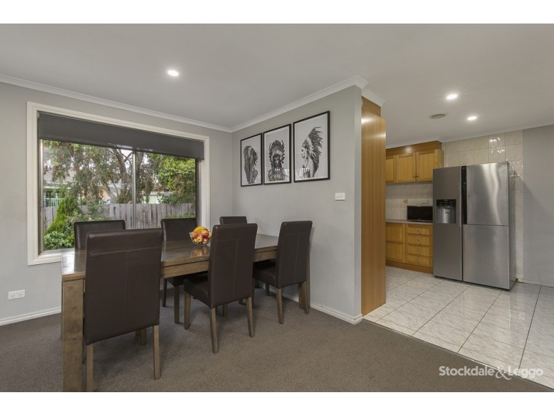 34 Freeland Grove, Jacana VIC 3047