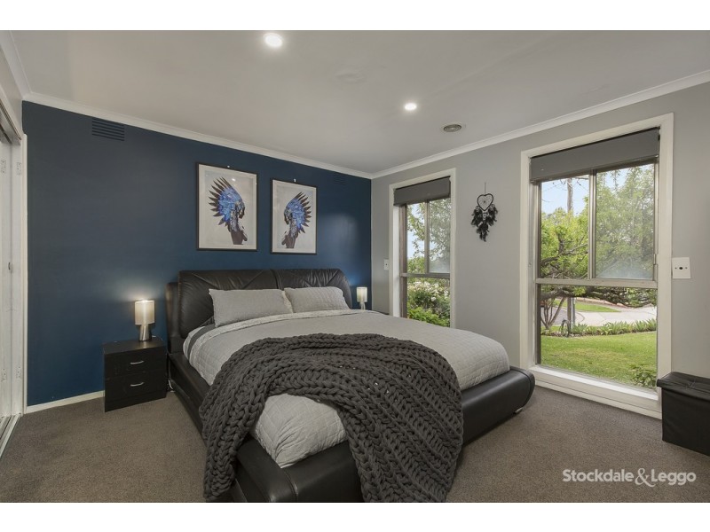 34 Freeland Grove, Jacana VIC 3047