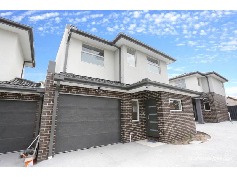 2/8 Fidge Crt, Jacana VIC 3047