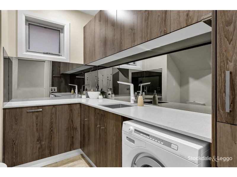 1/122 Loongana Avenue, Glenroy VIC 3046