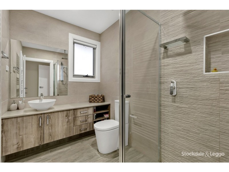 1/122 Loongana Avenue, Glenroy VIC 3046