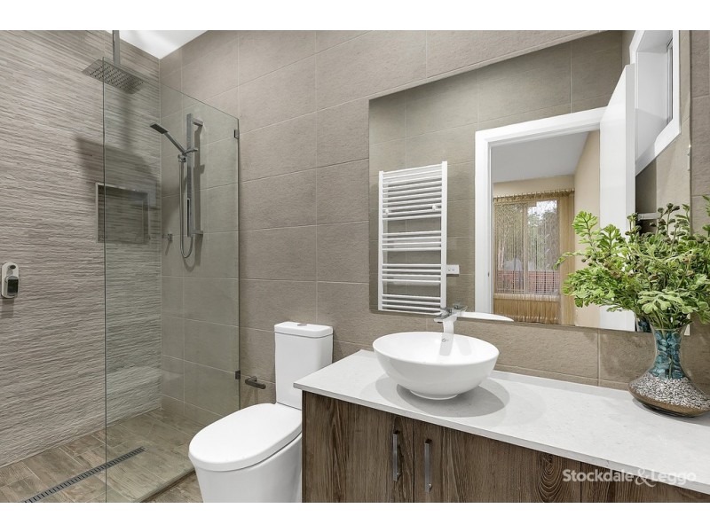 1/122 Loongana Avenue, Glenroy VIC 3046