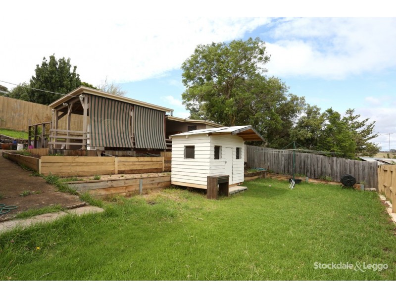 15 Hendricks Cres, Jacana VIC 3047