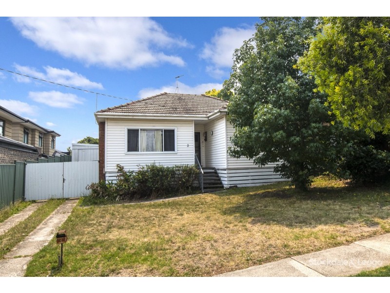 2 Francis Street, Oak Park VIC 3046