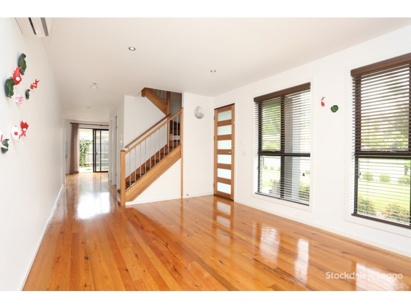 49 Winifred Street, Oak Park VIC 3046