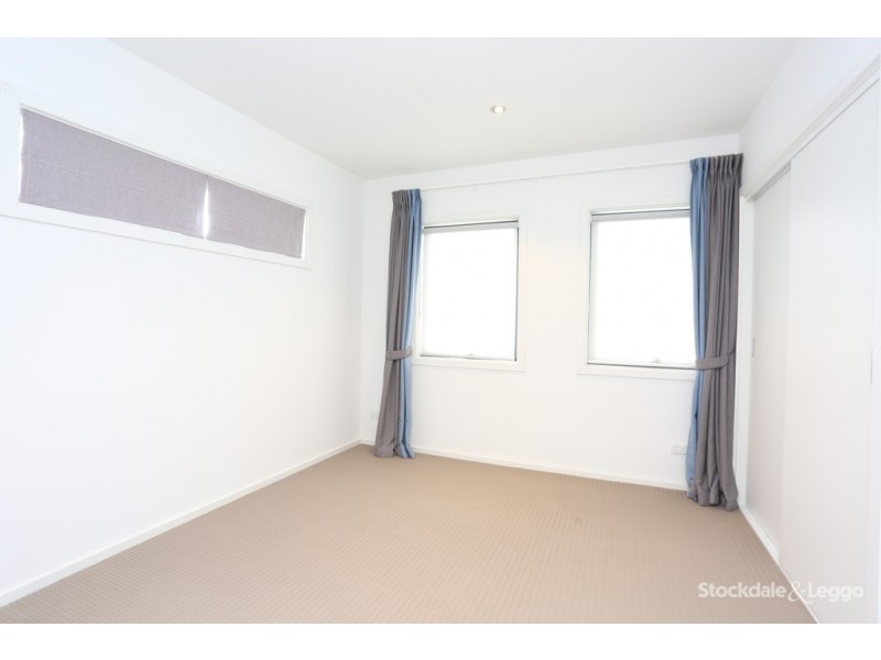 49 Winifred Street, Oak Park VIC 3046