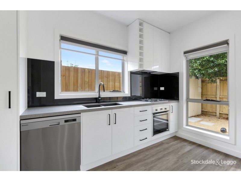 2B Davies Street, Hadfield VIC 3046