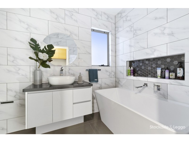 1/62 Cornwall Road, Pascoe Vale VIC 3044