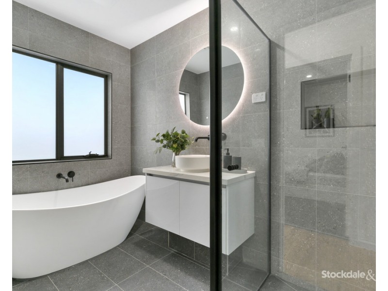 1/258 Parer Road, Airport West VIC 3042