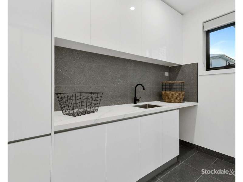 1/258 Parer Road, Airport West VIC 3042