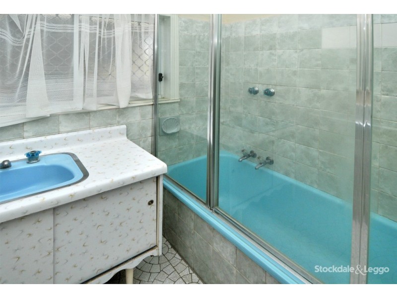 10 Lawrence Street, Hadfield VIC 3046