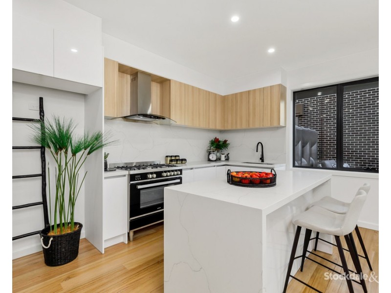 1/10 Curie Avenue, Oak Park VIC 3046