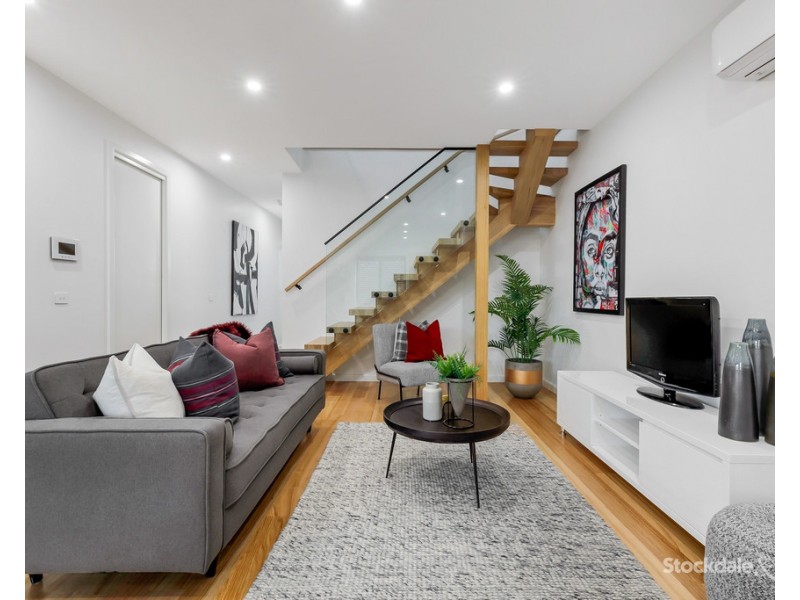 1/10 Curie Avenue, Oak Park VIC 3046