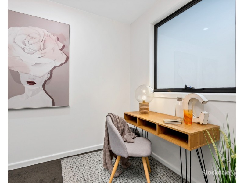 1/10 Curie Avenue, Oak Park VIC 3046