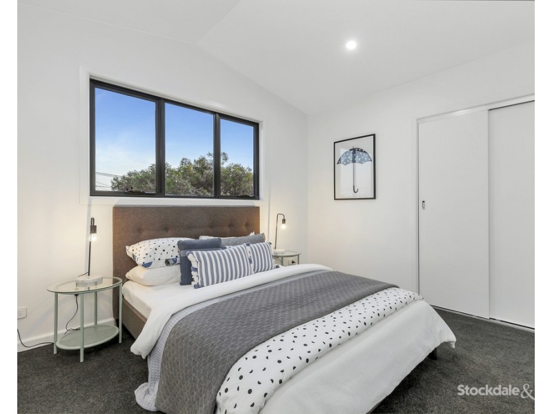 1/10 Curie Avenue, Oak Park VIC 3046