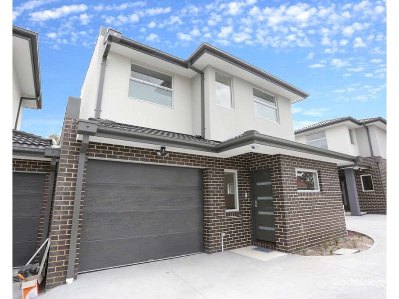 2/8 Fidge Court, Jacana VIC 3047