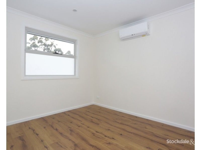 2/8 Fidge Court, Jacana VIC 3047