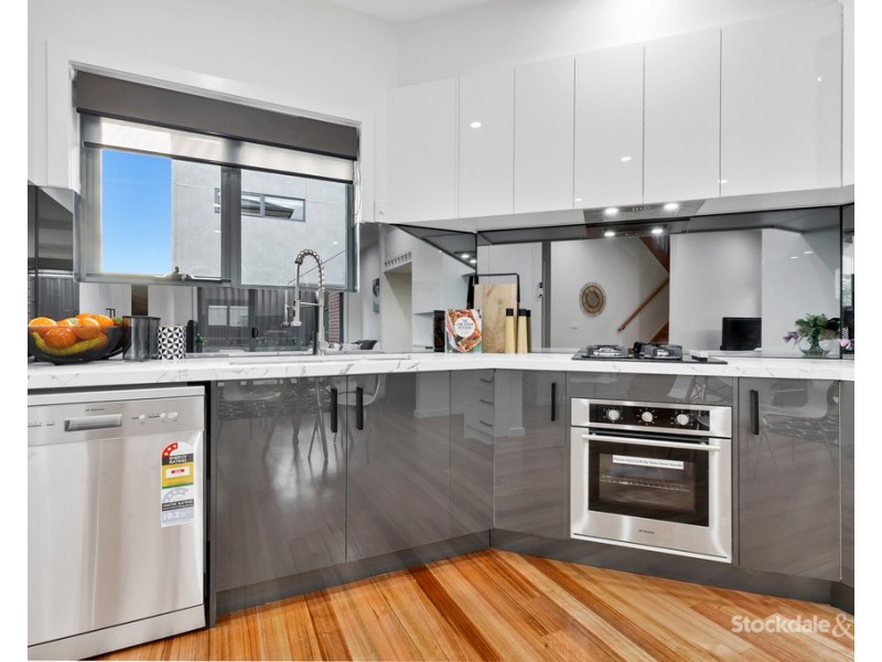 4/18 Jessie Street, Oak Park VIC 3046