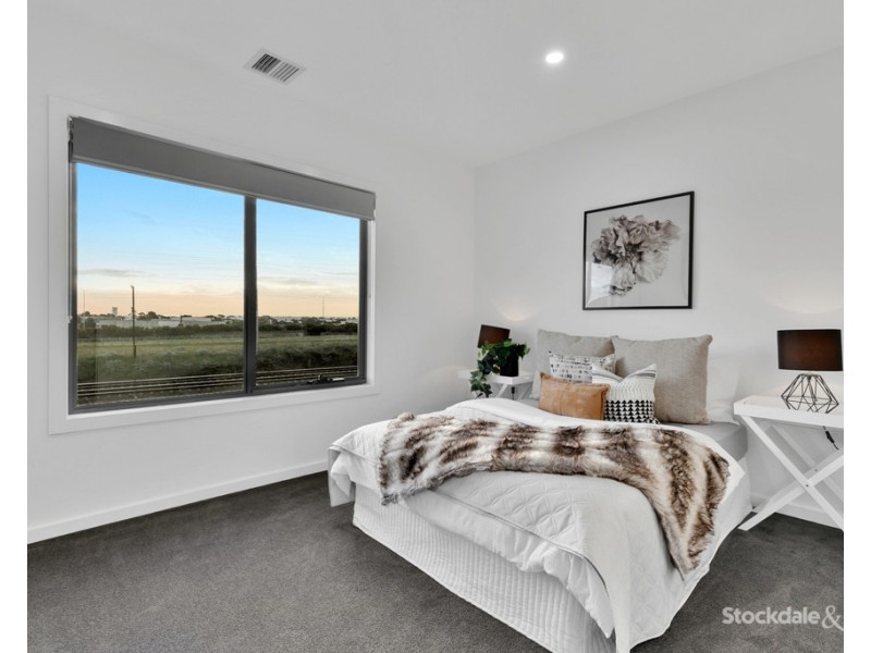 4/258 Parer Road, Airport West VIC 3042