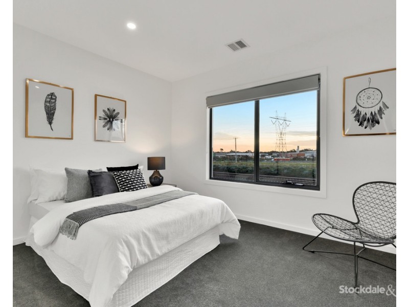 4/258 Parer Road, Airport West VIC 3042