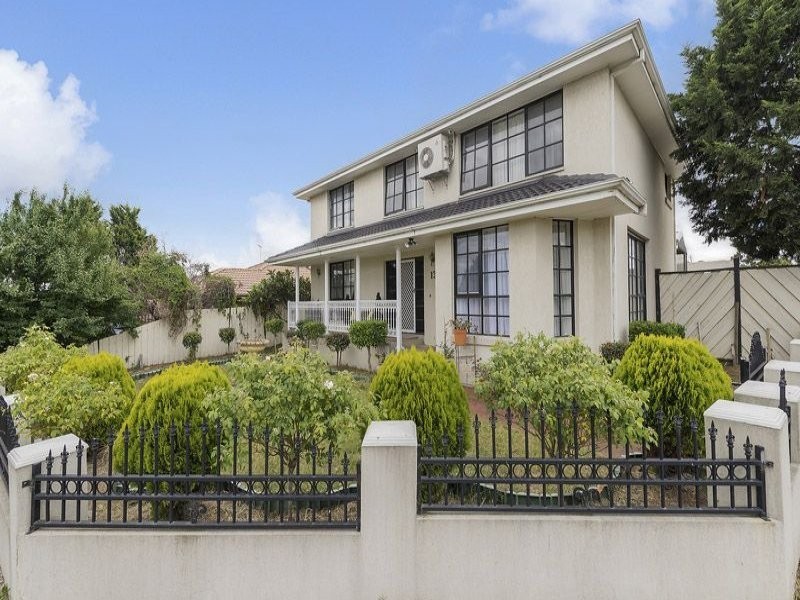 13 Gunbower Crescent, Meadow Heights VIC 3048