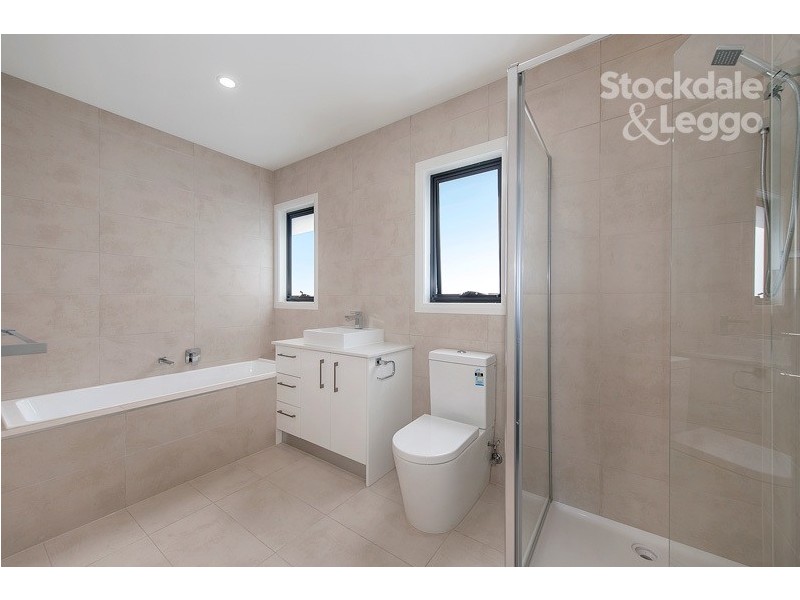 2/47 Leonard Avenue, Glenroy VIC 3046