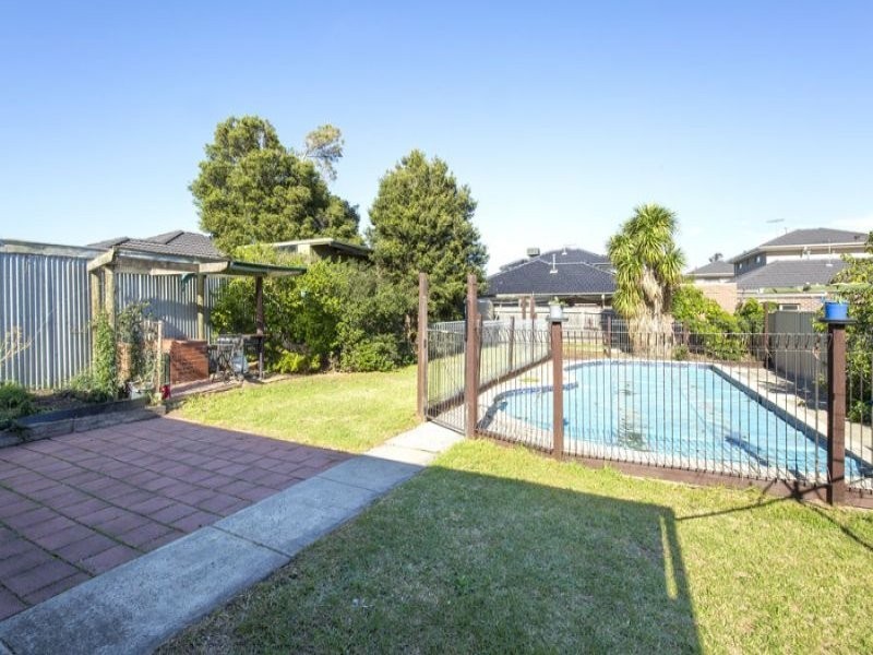 15 Curie Avenue, Oak Park VIC 3046