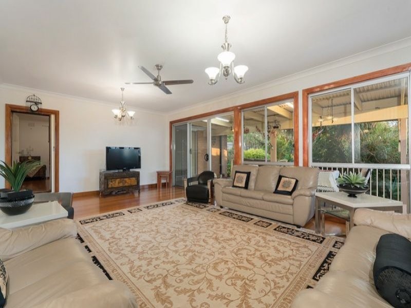 96 Valley Crescent, Glenroy VIC 3046