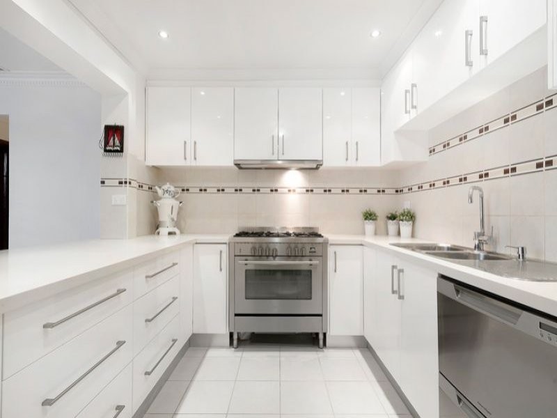 96 Valley Crescent, Glenroy VIC 3046