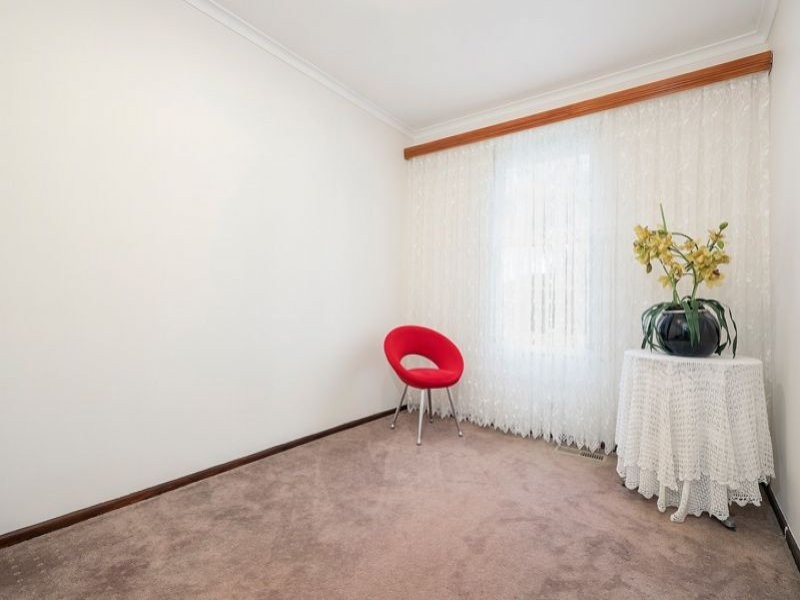 96 Valley Crescent, Glenroy VIC 3046