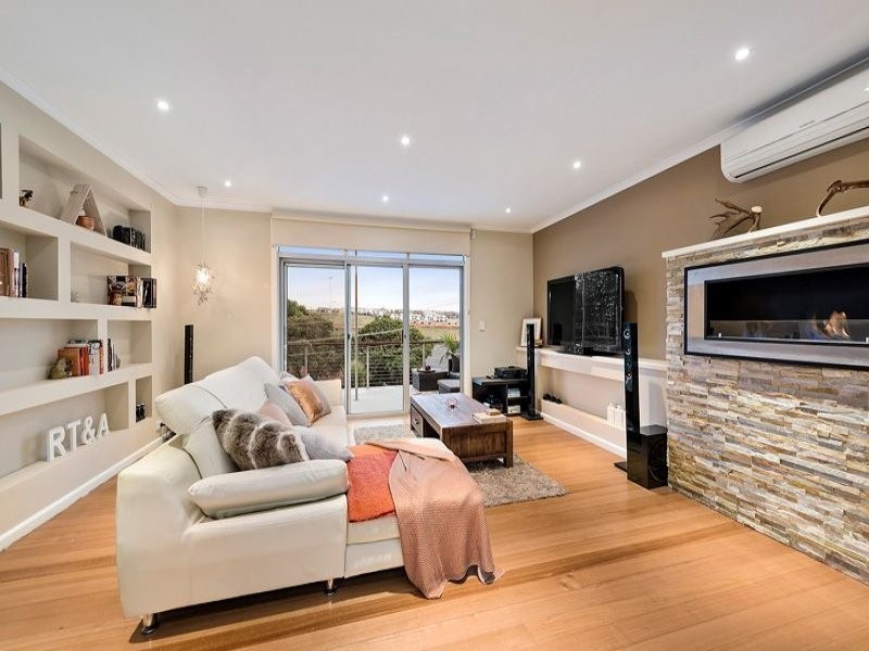 28 Centre Way, Glenroy VIC 3046