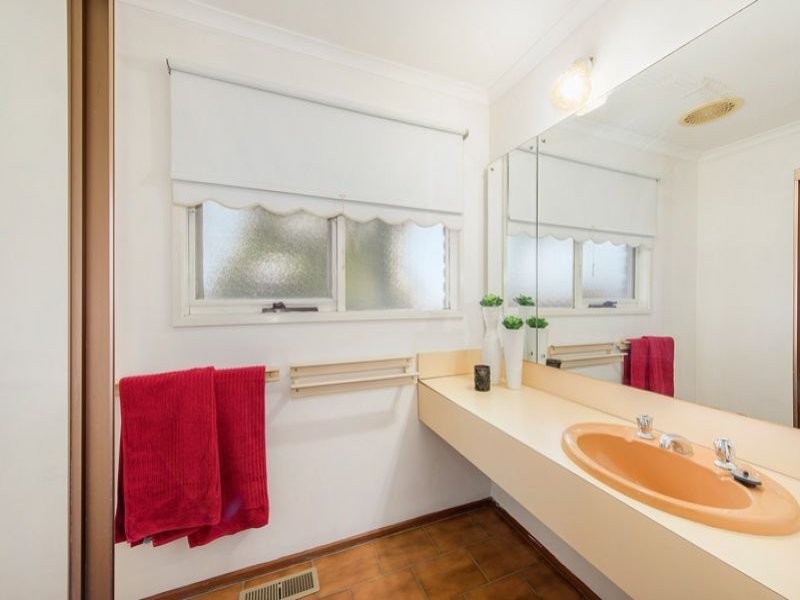 4 Ovens Court, Broadmeadows VIC 3047