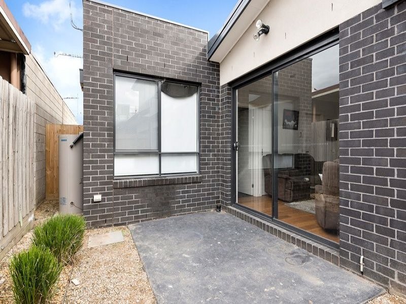 2/17 Maher Street, Fawkner VIC 3060