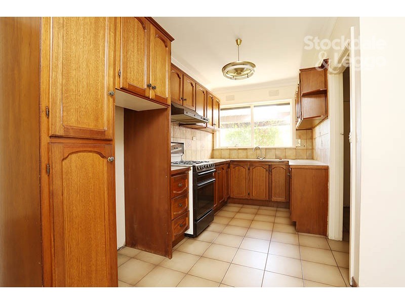 27 HUBERT AVENUE, Glenroy VIC 3046