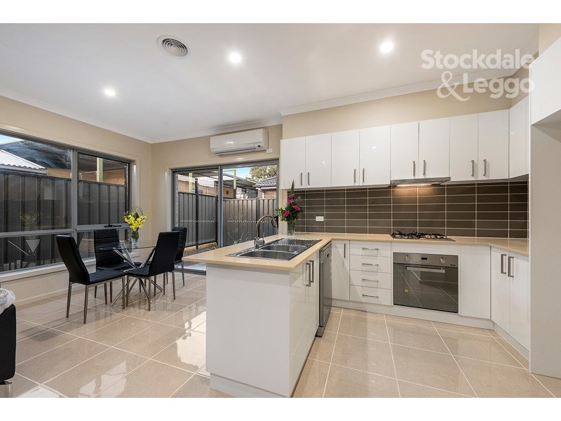 2/9 Isla Avenue, Glenroy VIC 3046