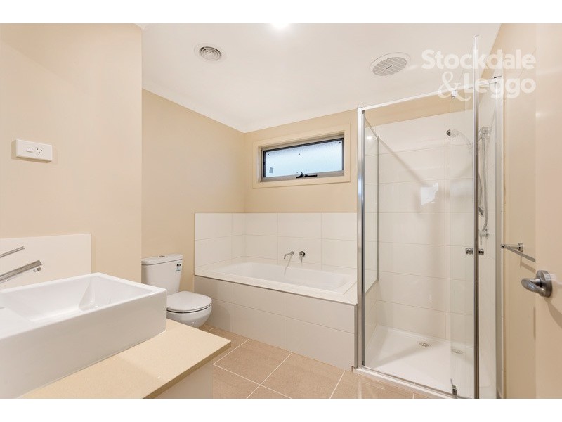 2/9 Isla Avenue, Glenroy VIC 3046