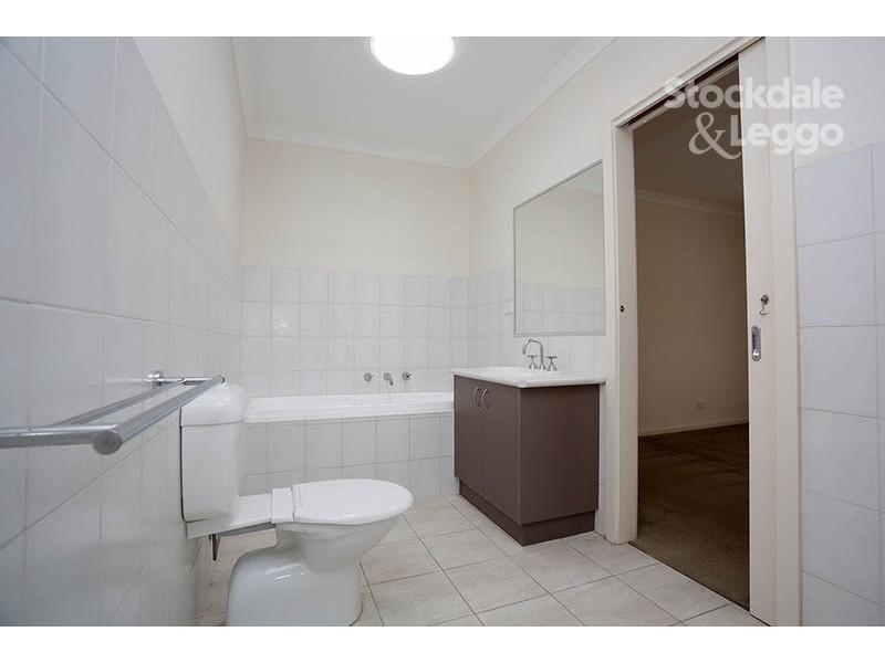 2/19 Gibson Street, Broadmeadows VIC 3047